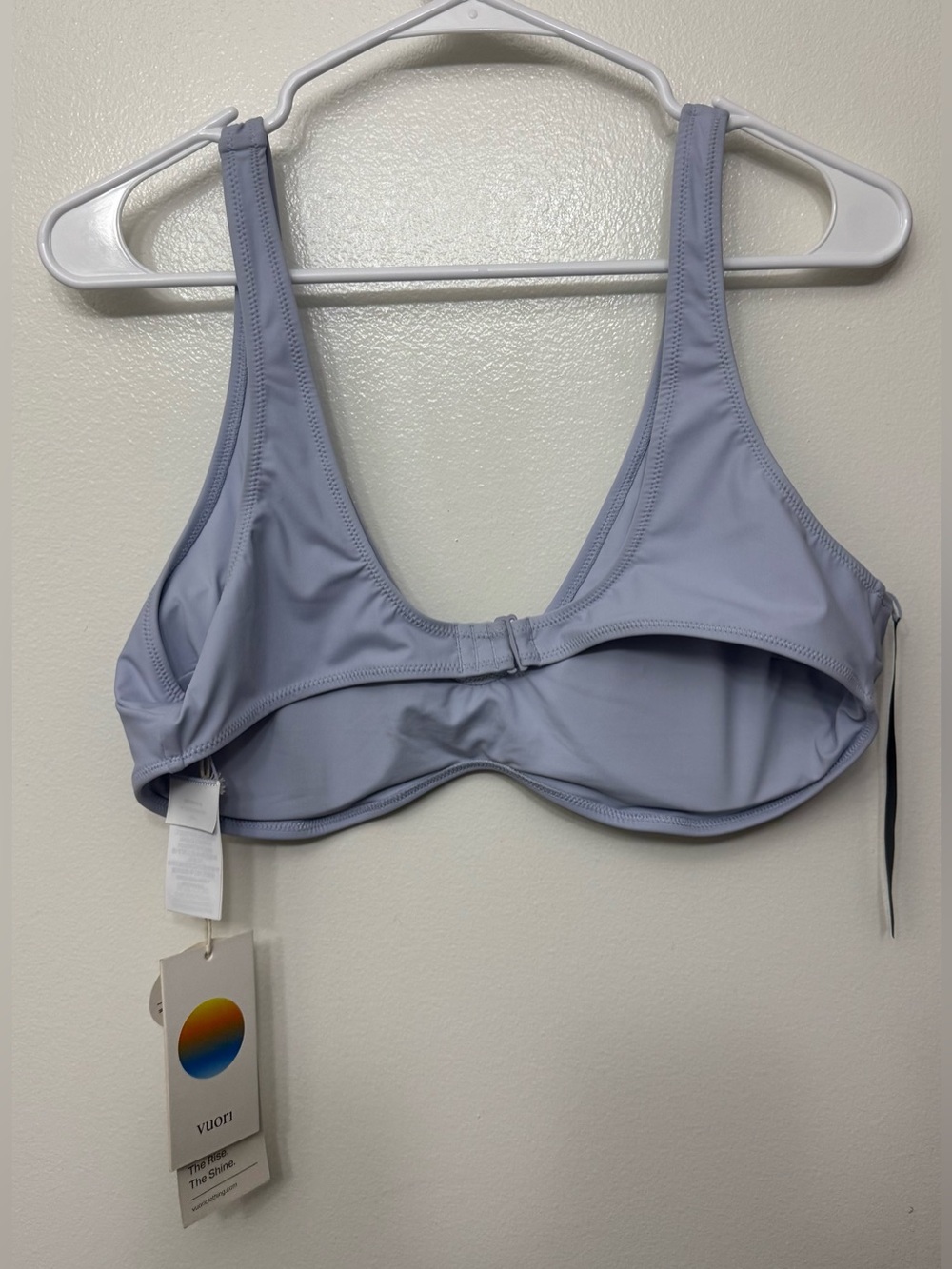 NWT Vuori Aqua Triangle Bikini Top | Women’s Swimwear | Sporty Beach Top - Picture 4 of 5